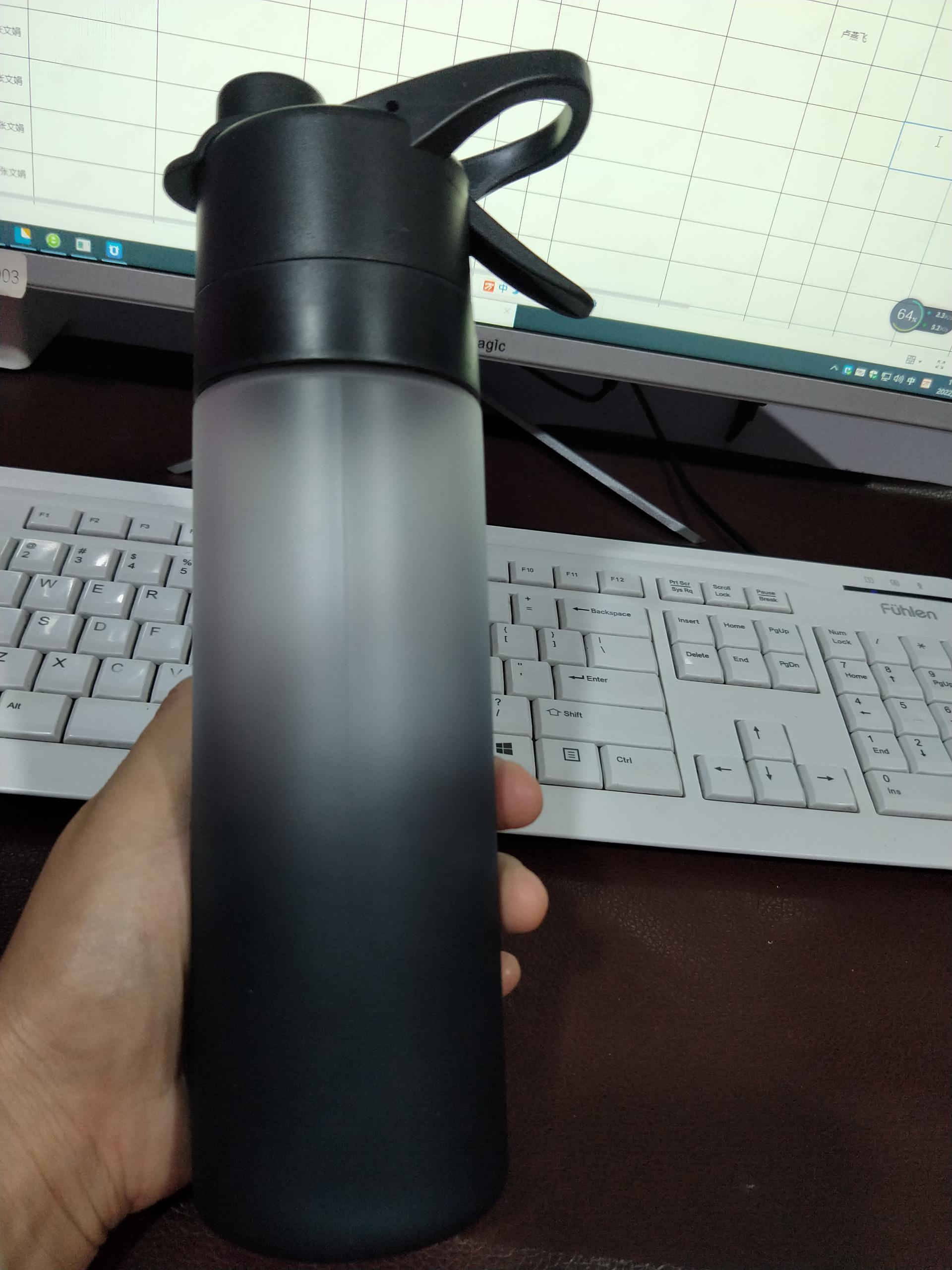 Spray Water Bottle for Girls – Large Capacity Sports & Travel Drinkware